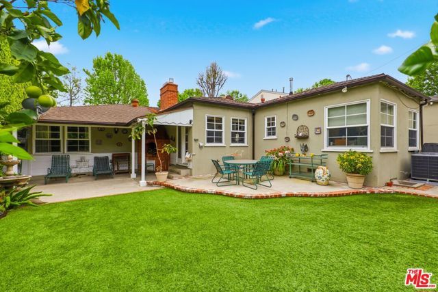 11333 Berwick Street, Los Angeles, CA 90049