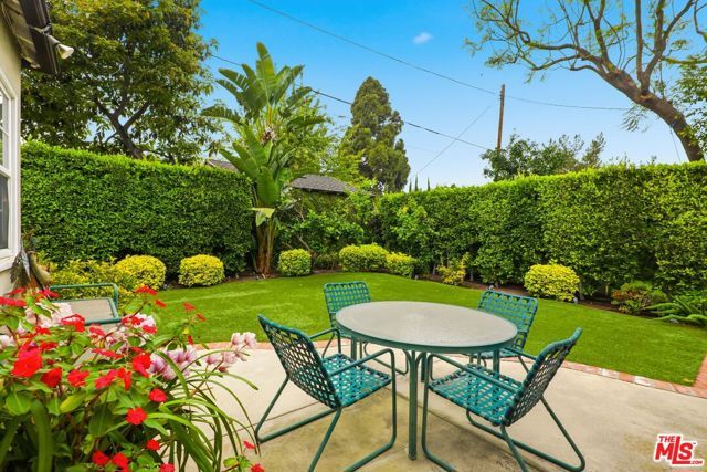 11333 Berwick Street, Los Angeles, CA 90049