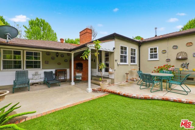 11333 Berwick Street, Los Angeles, CA 90049