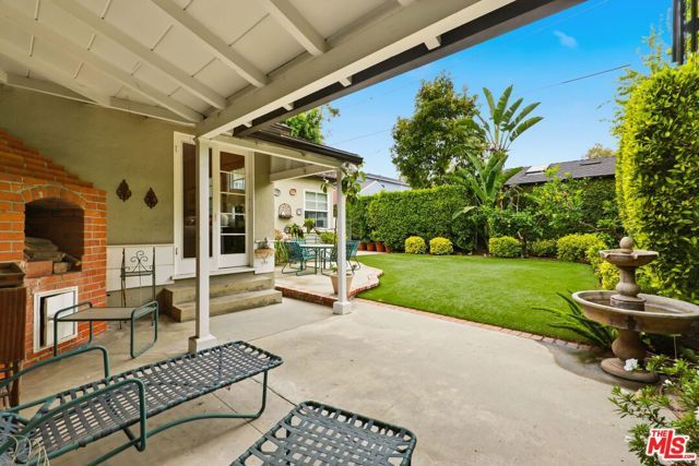 11333 Berwick Street, Los Angeles, CA 90049