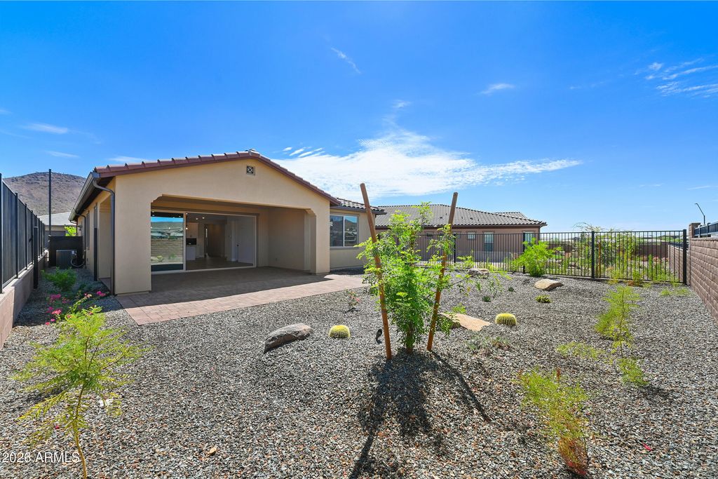 13052 W EAGLE FEATHER Road, Peoria, AZ 85383 — photo 2