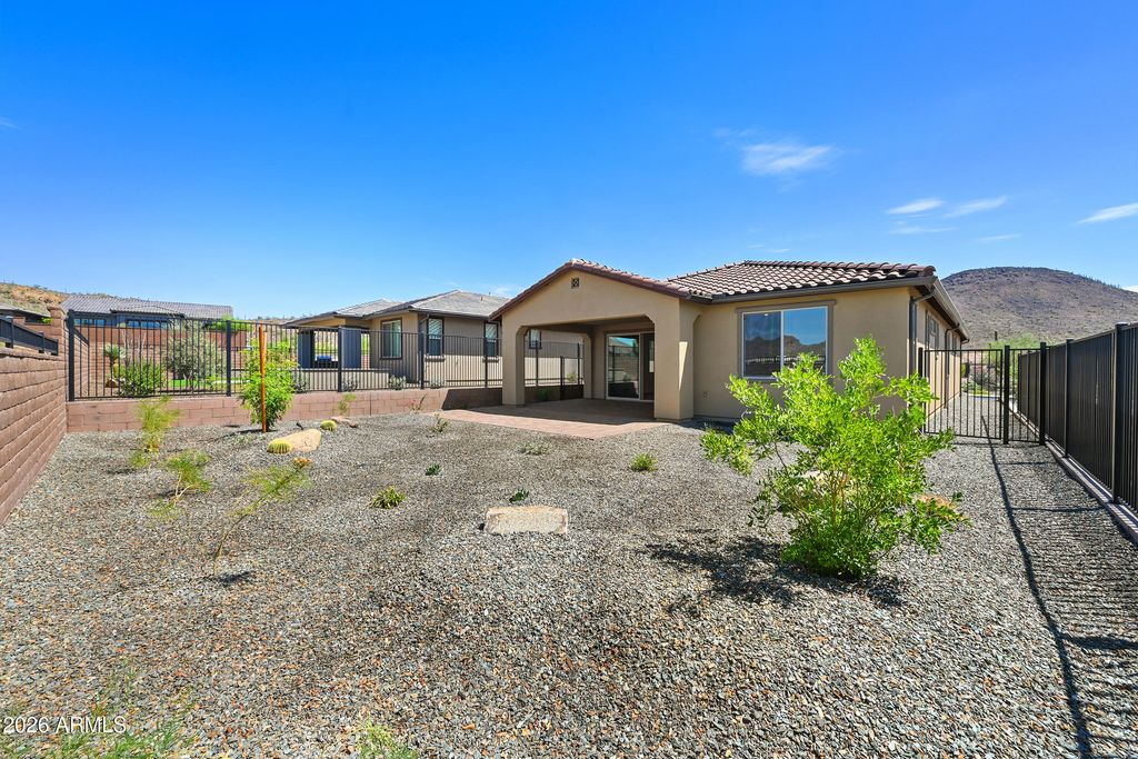 13052 W EAGLE FEATHER Road, Peoria, AZ 85383 — photo 4