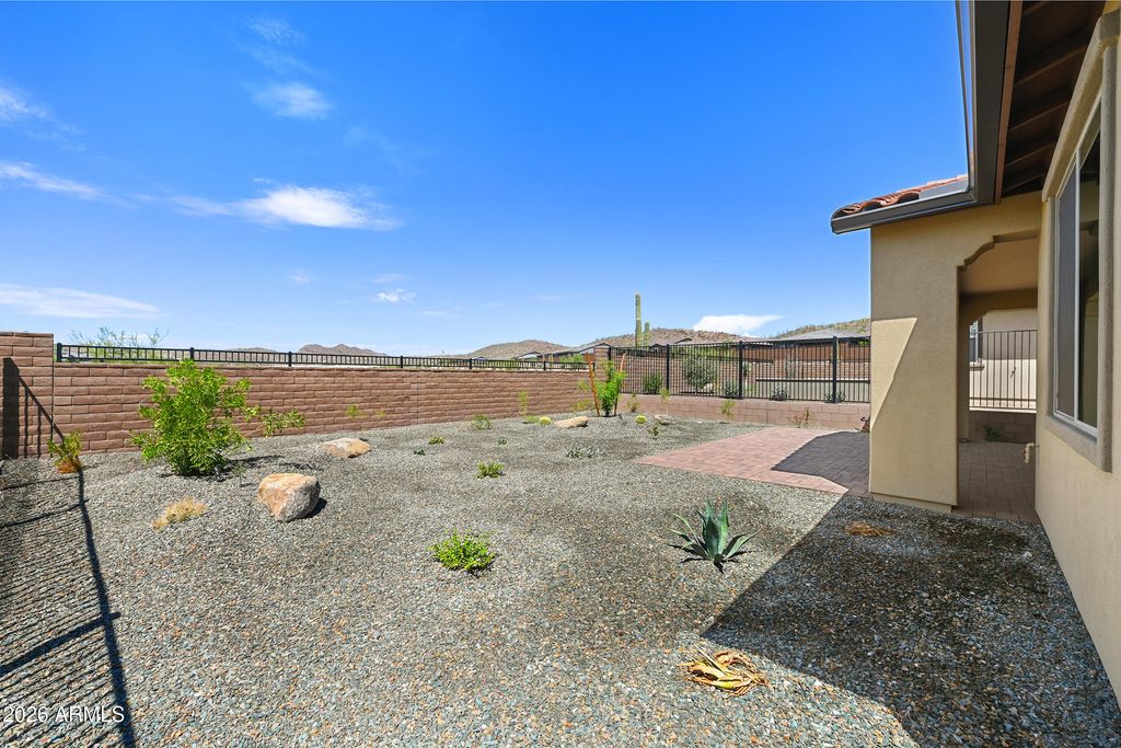 13052 W EAGLE FEATHER Road, Peoria, AZ 85383 — photo 5