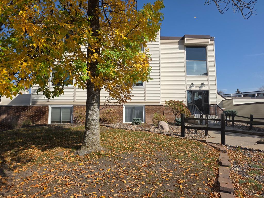 10720 Rockford Road 208, Plymouth, MN 55442 — exterior