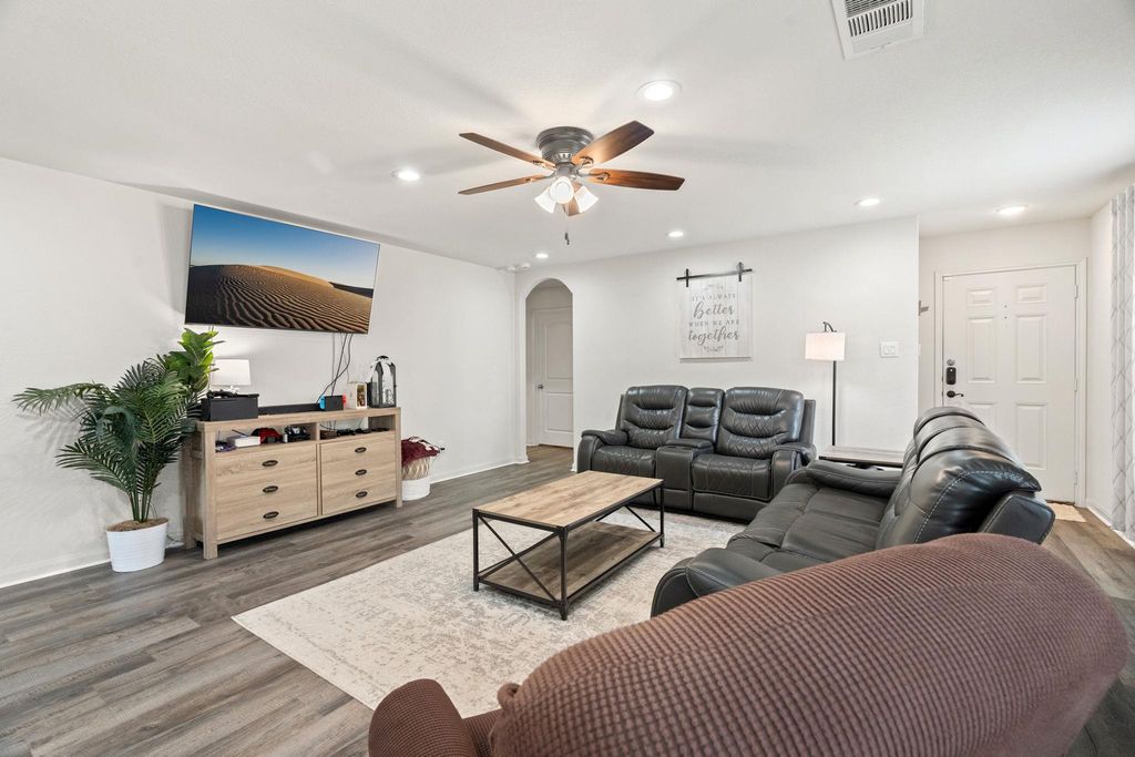 153 Proclamation Ave, Liberty Hill, TX 78642