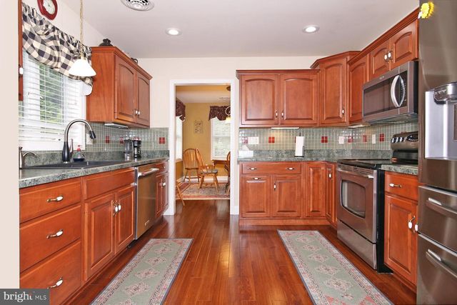 1061 ALDEN WAY, Lebanon, PA 17042