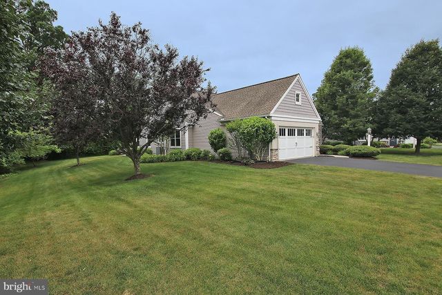 1061 ALDEN WAY, Lebanon, PA 17042