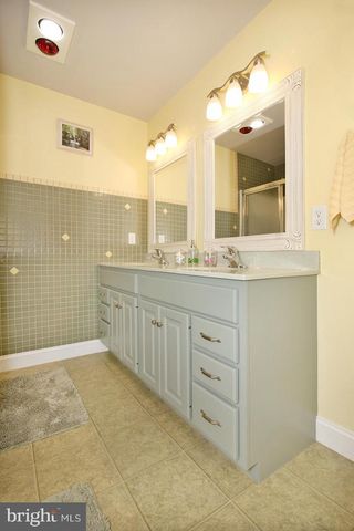 1061 ALDEN WAY, Lebanon, PA 17042