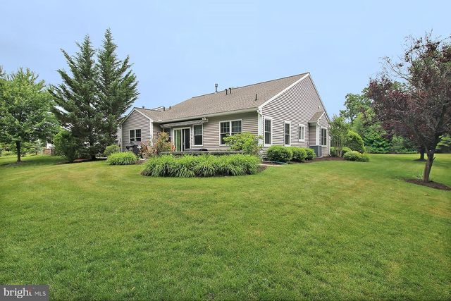 1061 ALDEN WAY, Lebanon, PA 17042