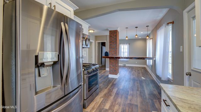 1323 Midline Road, Amsterdam, NY 12010