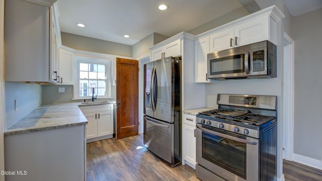 1323 Midline Road, Amsterdam, NY 12010