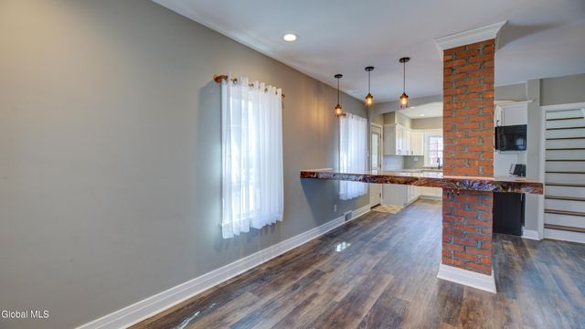 1323 Midline Road, Amsterdam, NY 12010