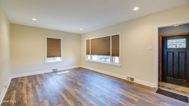 1323 Midline Road, Amsterdam, NY 12010