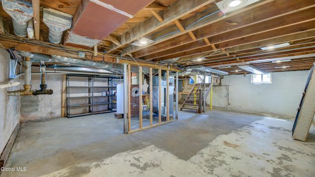 1323 Midline Road, Amsterdam, NY 12010