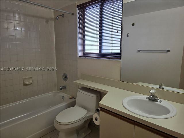 15545 N Miami Lakeway N 211, Miami Lakes, FL 33014