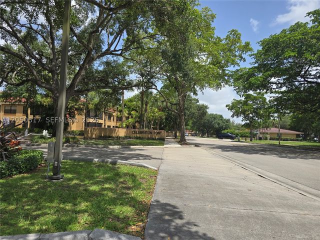 15545 N Miami Lakeway N 211, Miami Lakes, FL 33014