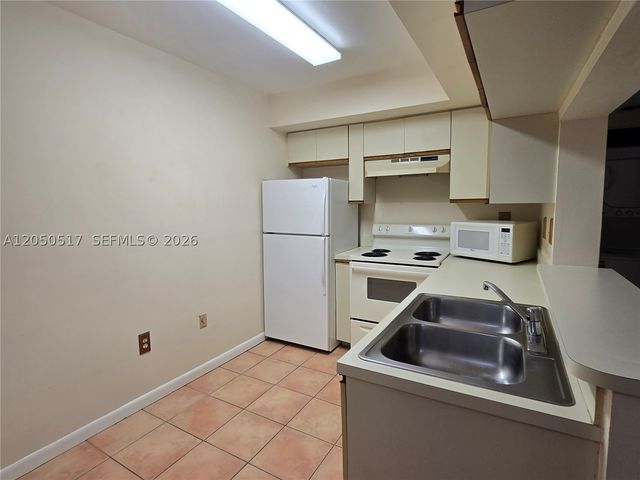 15545 N Miami Lakeway N 211, Miami Lakes, FL 33014