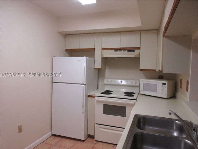 15545 N Miami Lakeway N 211, Miami Lakes, FL 33014