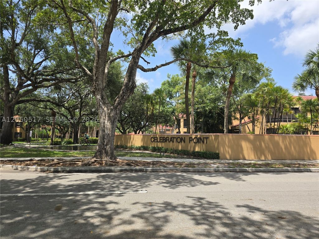 15545 N Miami Lakeway N 211, Miami Lakes, FL 33014