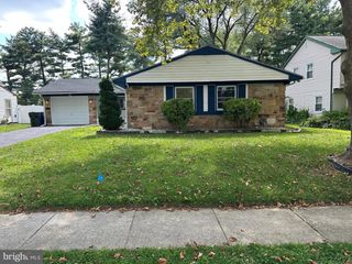 62 HINSDALE LN, Willingboro, NJ 08046