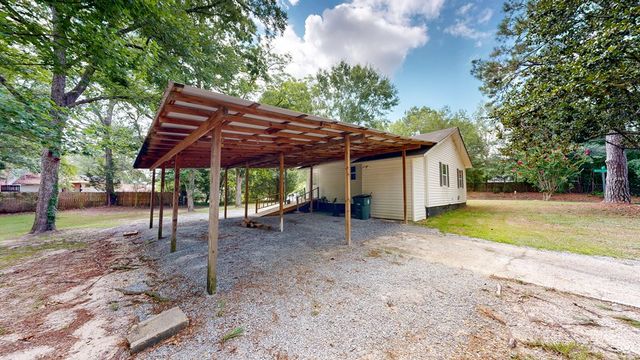 301 Hedstrom Drive, Dothan, AL 36301