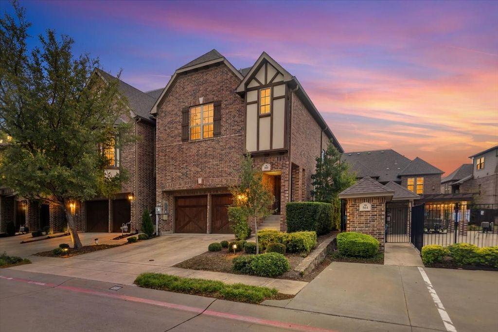 568 Hampshire Drive, Lewisville, TX 75067 — exterior