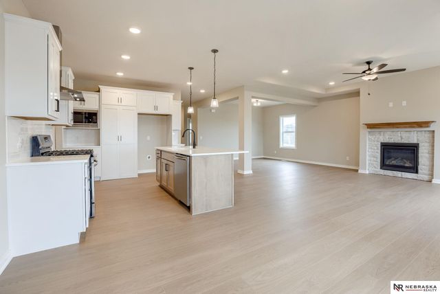 13051 S 44th Avenue, Bellevue, NE 68123