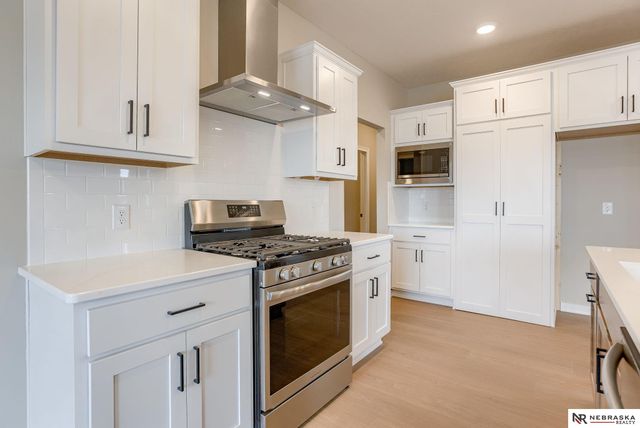 13051 S 44th Avenue, Bellevue, NE 68123