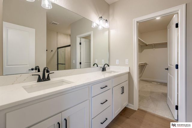 13051 S 44th Avenue, Bellevue, NE 68123