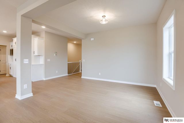 13051 S 44th Avenue, Bellevue, NE 68123