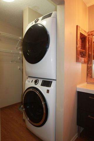 2160 Ridge Drive 21, Saint Louis Park, MN 55416