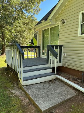 756 Post Road Way, Stone Mountain, GA 30088