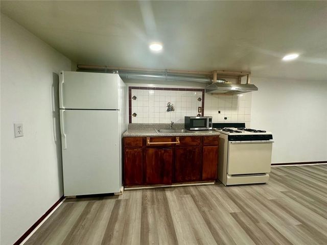 756 Post Road Way, Stone Mountain, GA 30088