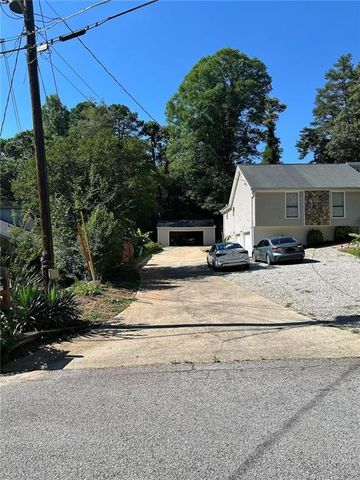 756 Post Road Way, Stone Mountain, GA 30088