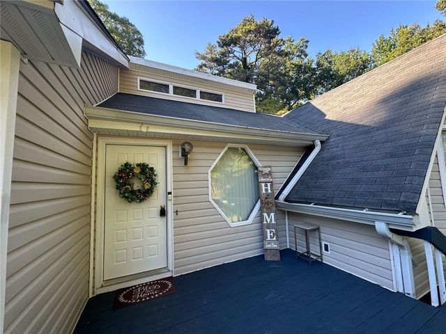 756 Post Road Way, Stone Mountain, GA 30088