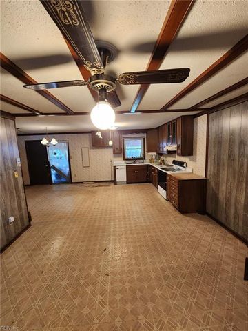 123 Wilson CIR, Williamsburg, VA 23188