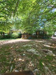 123 Wilson CIR, Williamsburg, VA 23188
