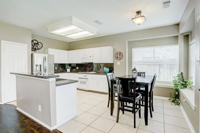 635 Presley Way, Sugar Land, TX 77479