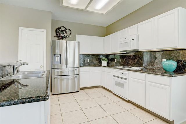 635 Presley Way, Sugar Land, TX 77479