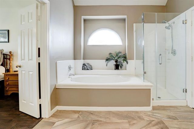 635 Presley Way, Sugar Land, TX 77479