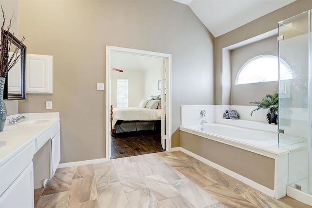 635 Presley Way, Sugar Land, TX 77479