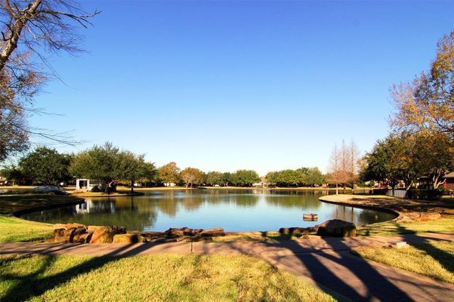 635 Presley Way, Sugar Land, TX 77479