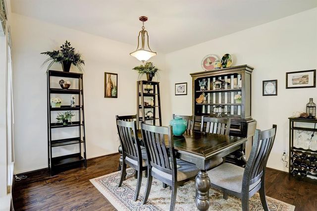 635 Presley Way, Sugar Land, TX 77479