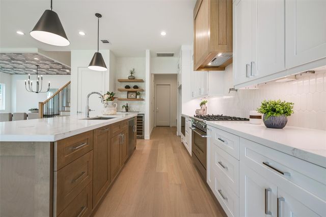 834 Waverly Street, Houston, TX 77007