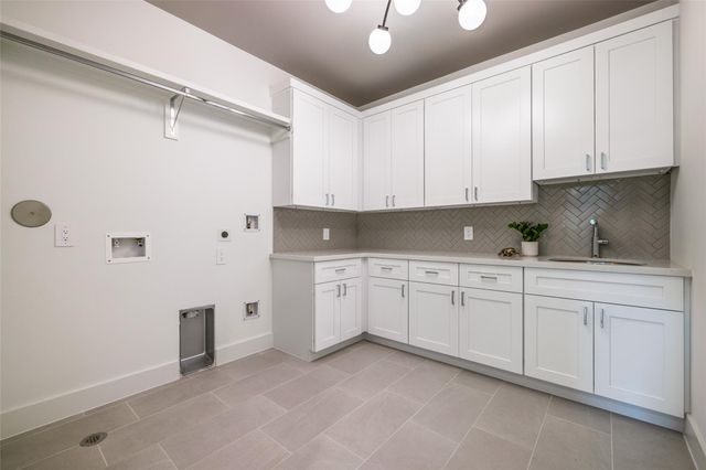 834 Waverly Street, Houston, TX 77007