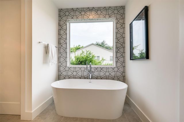 834 Waverly Street, Houston, TX 77007