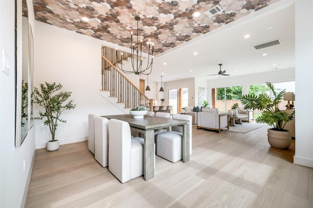 834 Waverly Street, Houston, TX 77007