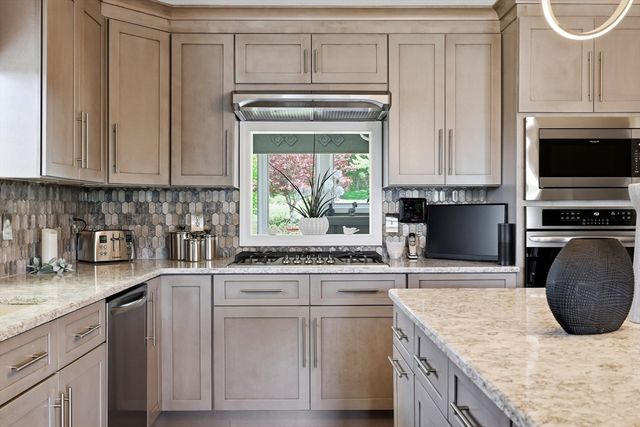 57 Valley View Dr, Ludlow, MA 01056