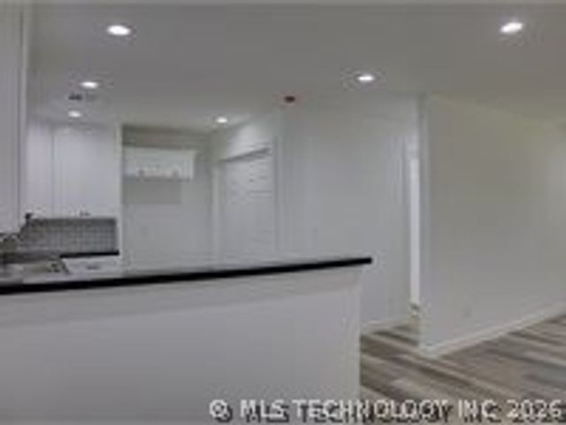 6844 E King Place, Tulsa, OK 74115