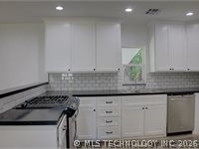6844 E King Place, Tulsa, OK 74115